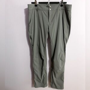 Columbia Women’s Trail Stretch Pants, Convertible, Size 12, Grey